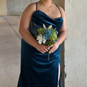 Sleek Teal Prom Dress with Slit